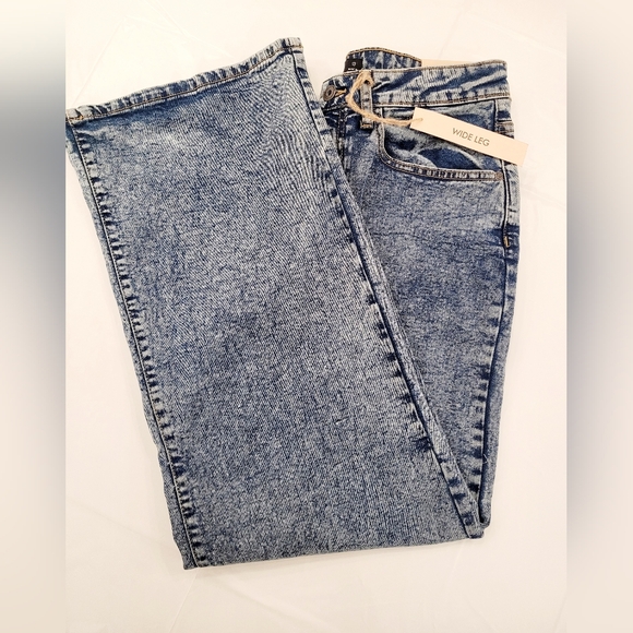 Wide Leg Stretch Blue Jeans - Picture 2 of 7